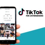 Handy mit TikTok Screenshot und TikTok Logo